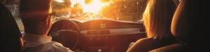 Paar Auto Sonne