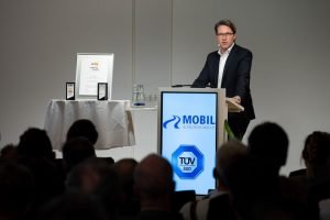 Andreas Scheuer hält eine Rede bei Mobil in Deutschland e.V.